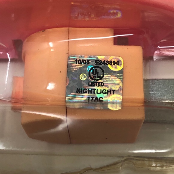 NEW GIRL THING Pink Robe, Slippers & Night Light - Picture 12 of 12